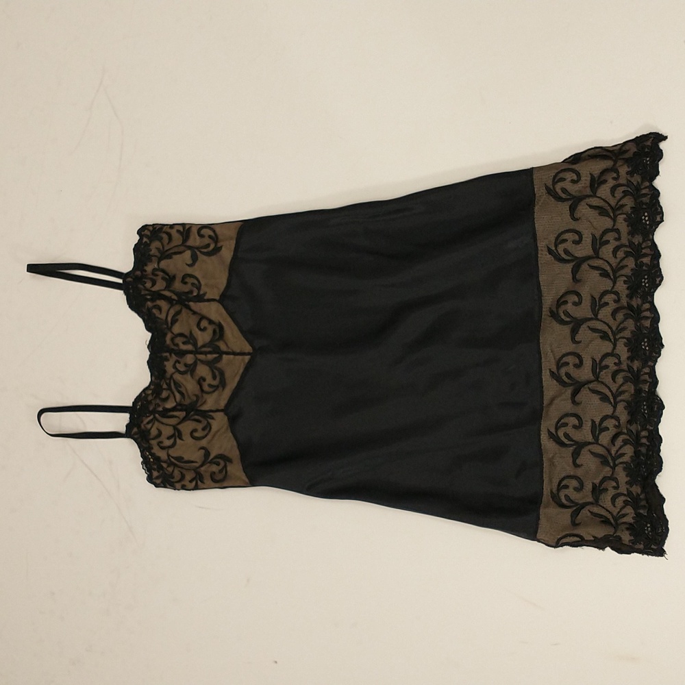 Slip Dress from NYC Movie Set Black Party Sexy Chemise w Bra USA Made sz 32 apx4 - Picture 8 of 12